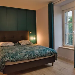 https://la-jacarandiere-le-cambout.inbrittany.com